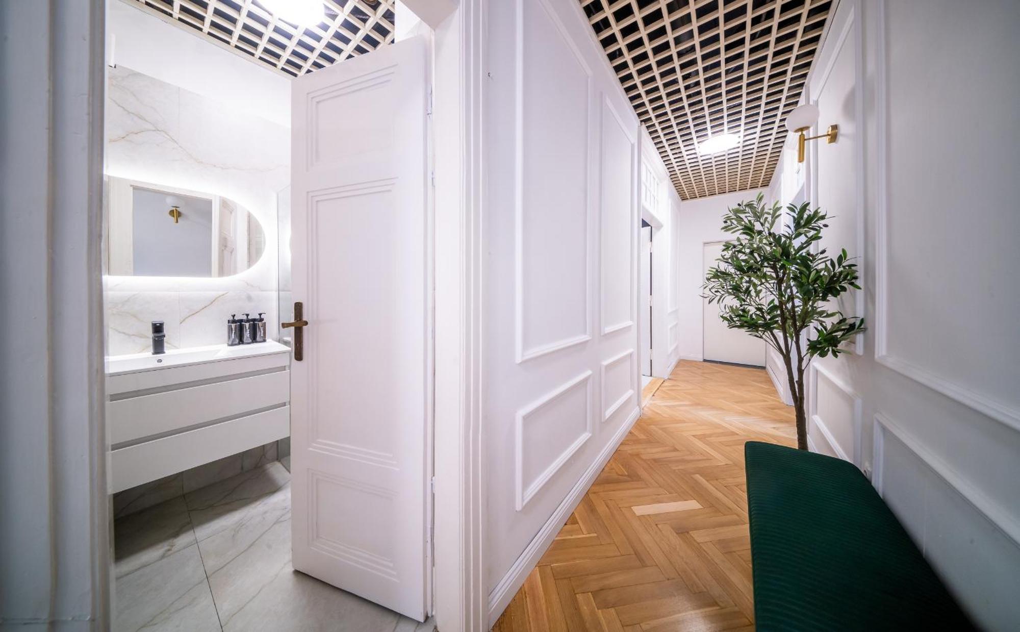 Budapest Riverfront Suite — Photos 3